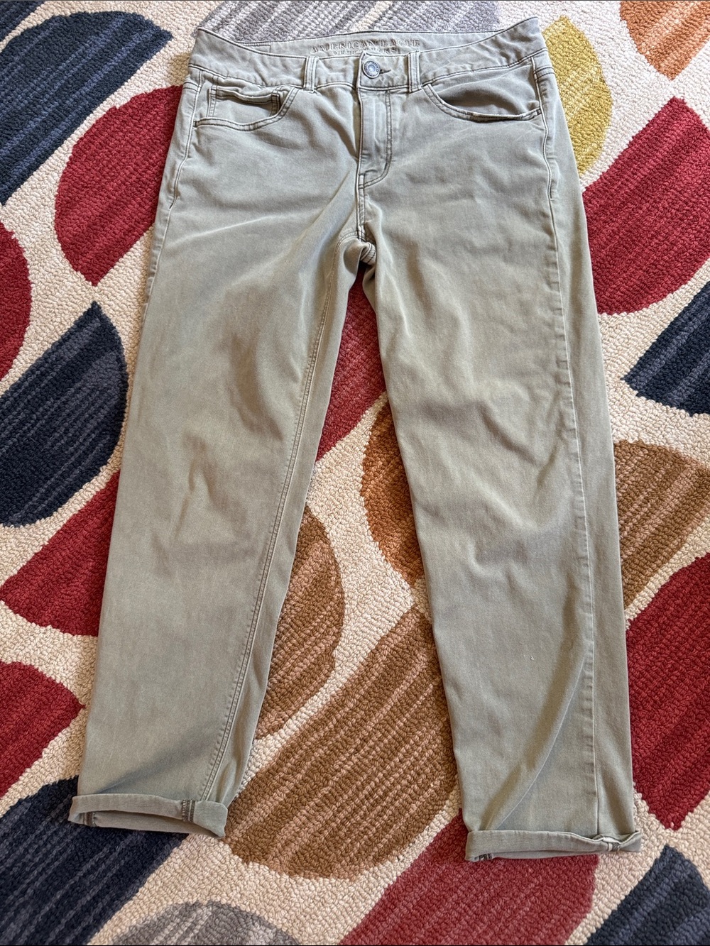 American Eagle olive capri pants, size 6
